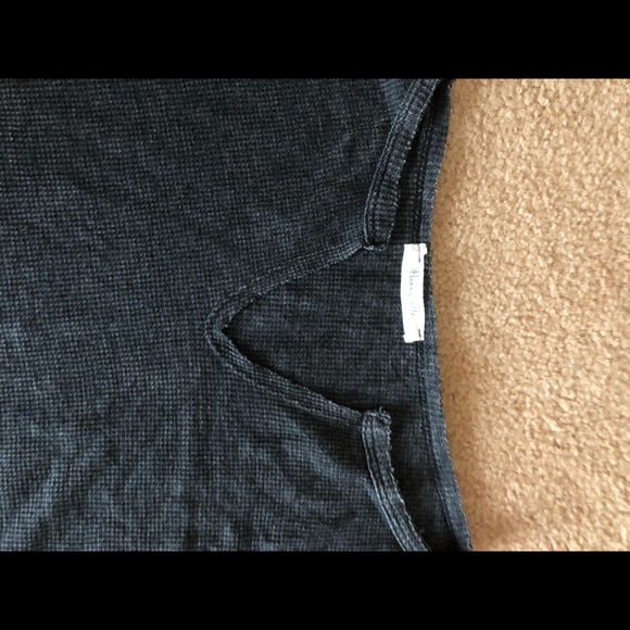 Lizard Thicket long sleeve gray shirt - Picture 3 of 4